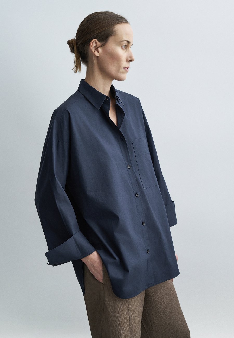 Блуза By Malene Birger DERRIS, Night Sky/Dark Blue
Блуза By Malene Birger DERRIS, Night Sky/Dark Blue