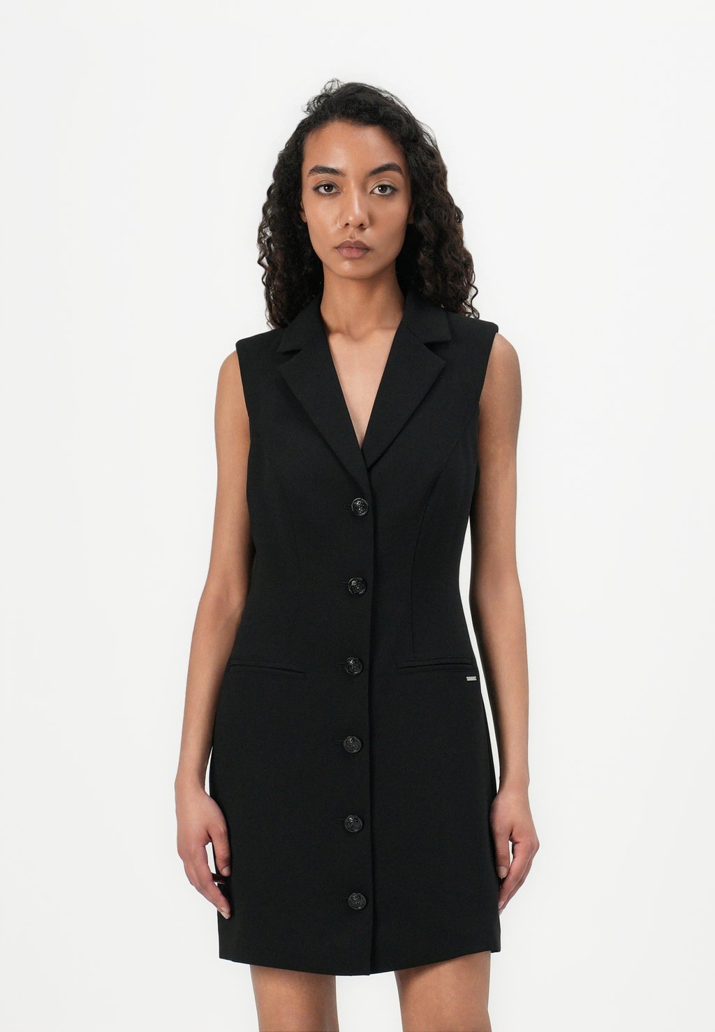 Повседневное платье YEVA DRESS Guess, черный
Повседневное платье YEVA DRESS Guess, черный