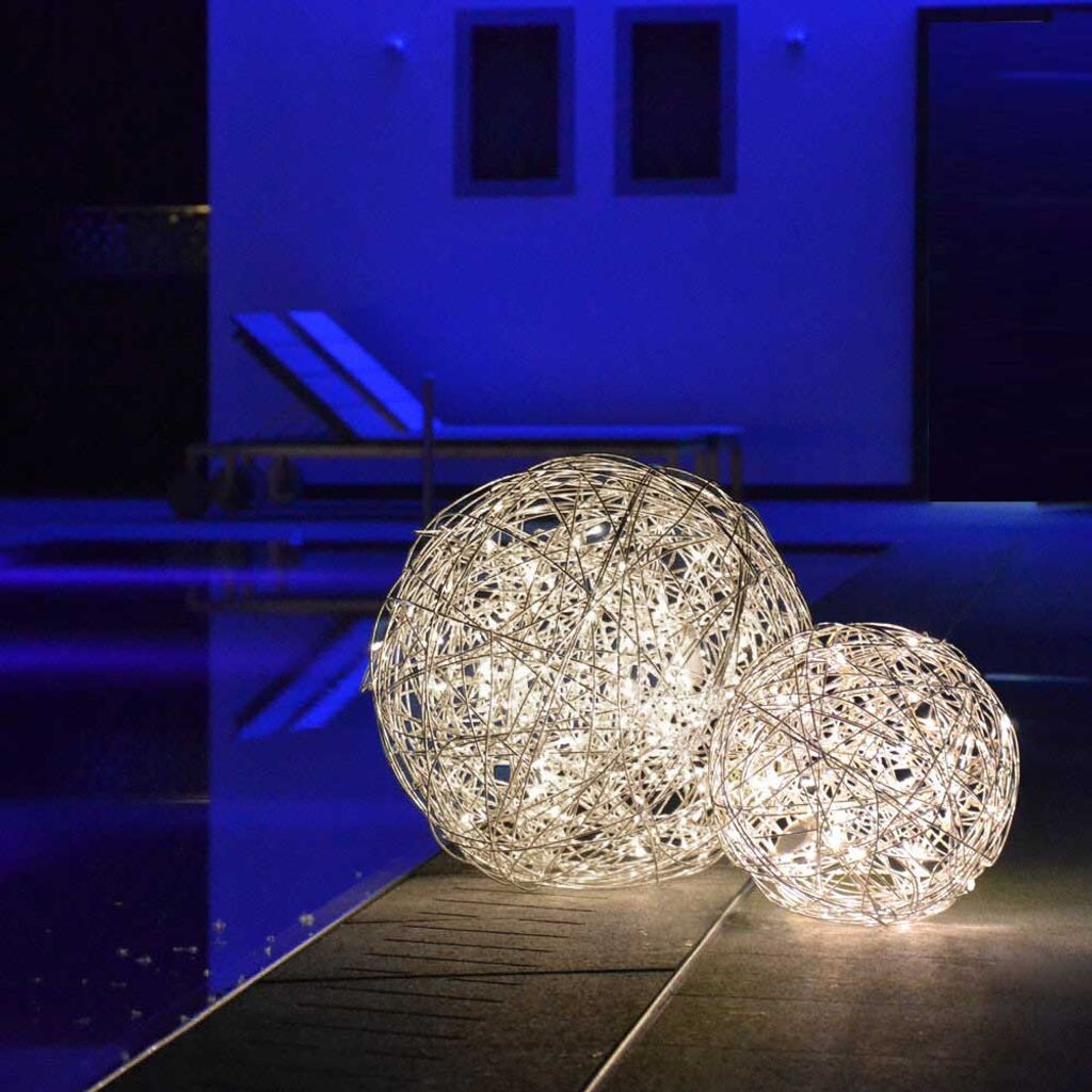 S.luce Mesh LED проволочный шар для использования в помещении и на улице, теплый белый, цвет: черный, размер: Ø 30 см, серебро
S.luce Mesh LED проволочный шар для использования в помещении и на улице, теплый белый, цвет: черный, размер: Ø 30 см, серебро