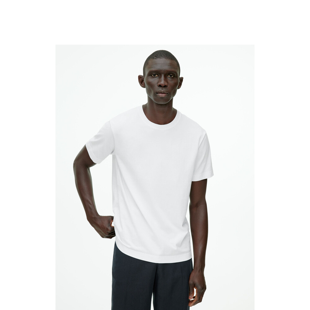 Футболка классическая Arket с круглым вырезом, белый
Футболка классическая Arket с круглым вырезом, белый