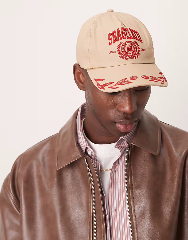 Кепка ASOS DESIGN с вышивкой и козырьком из норки
Кепка ASOS DESIGN с вышивкой и козырьком из норки