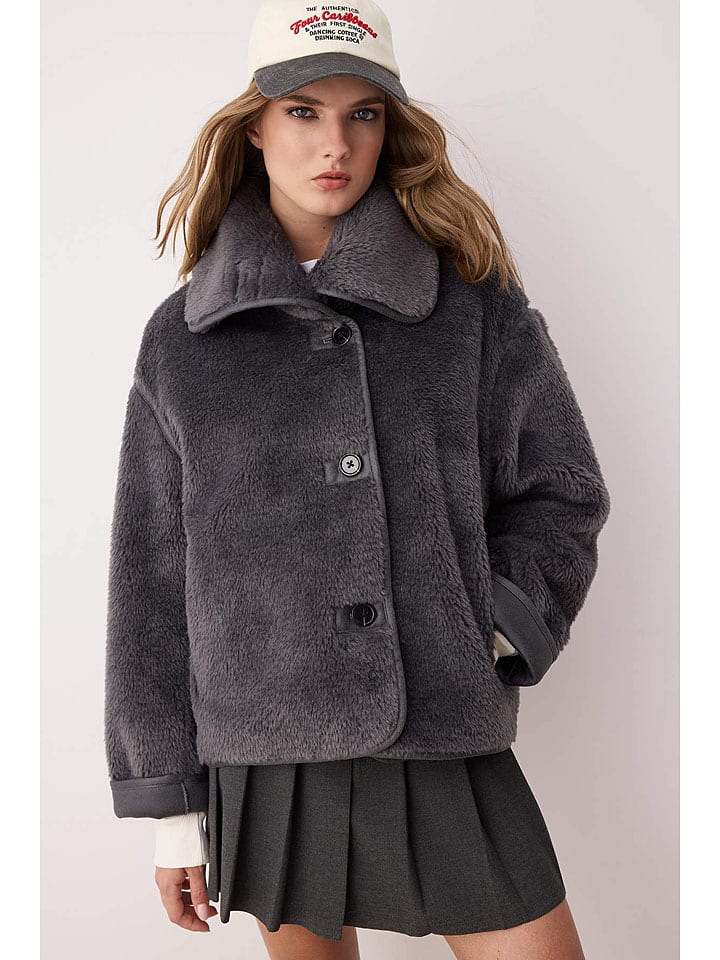 Trendyol Плюшевая куртка антрацитового цвета
Trendyol Плюшевая куртка антрацитового цвета