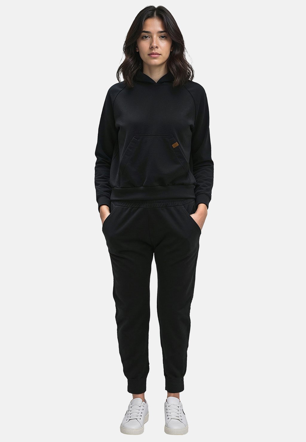 Спортивный костюм SET Vivisence, черный
Спортивный костюм SET Vivisence, черный