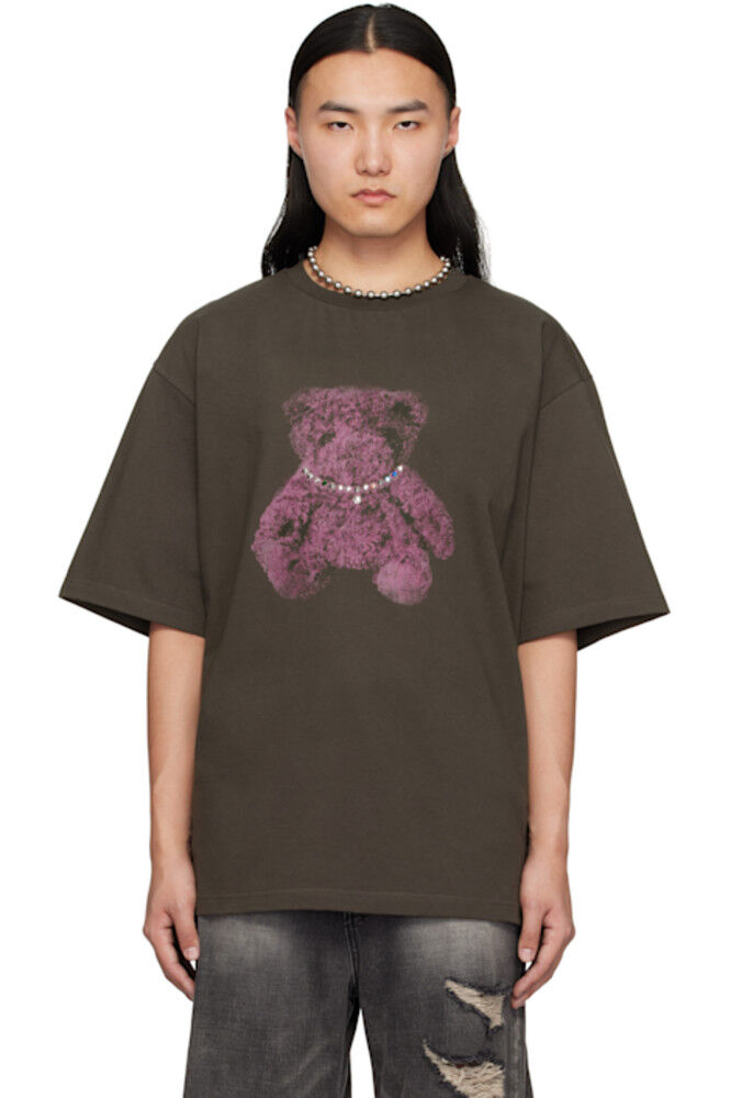 Футболка с изображением серого жемчужного медведя We11done
Футболка с изображением серого жемчужного медведя We11done