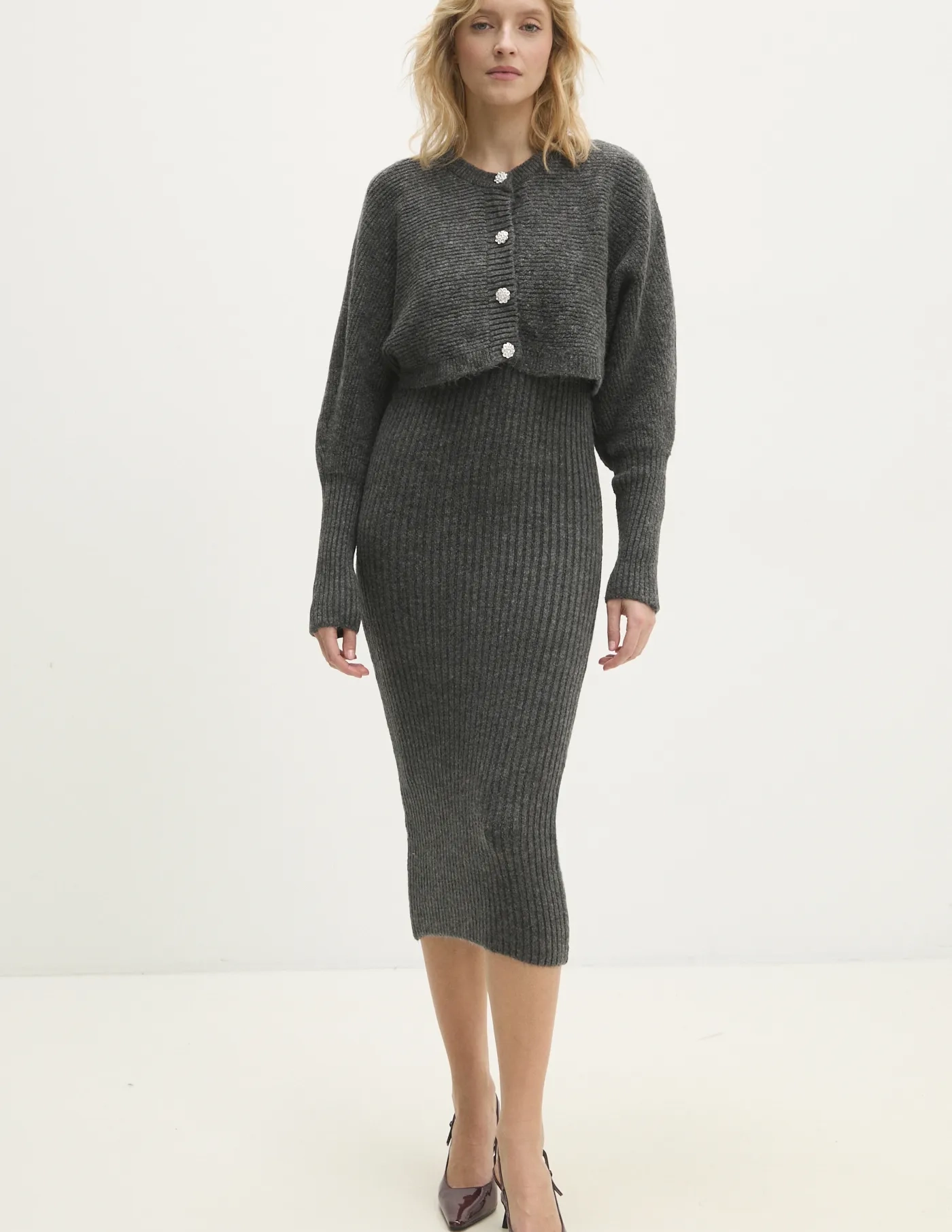 Шерстяной костюм Answear Lab, серый
Шерстяной костюм Answear Lab, серый