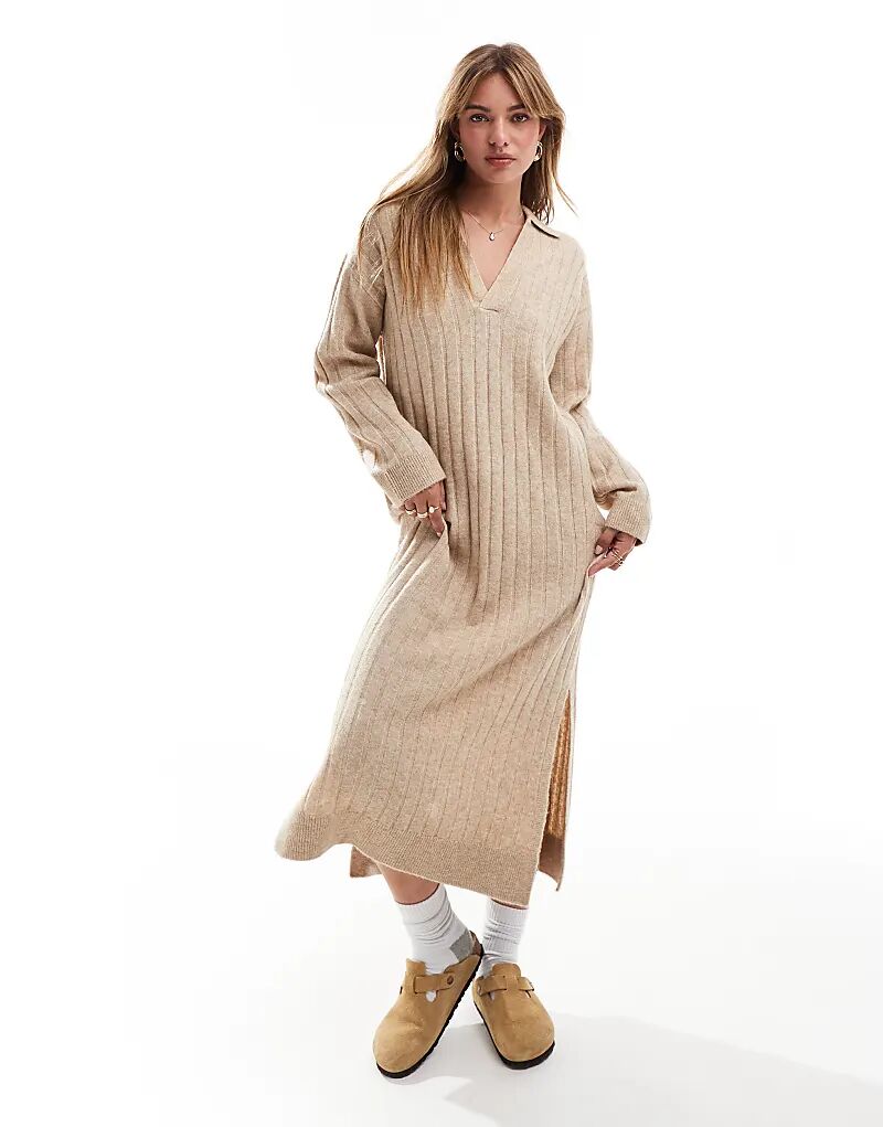 Трикотажное платье в рубчик с v-образным вырезом кремового цвета JJXX
Трикотажное платье в рубчик с v-образным вырезом кремового цвета JJXX