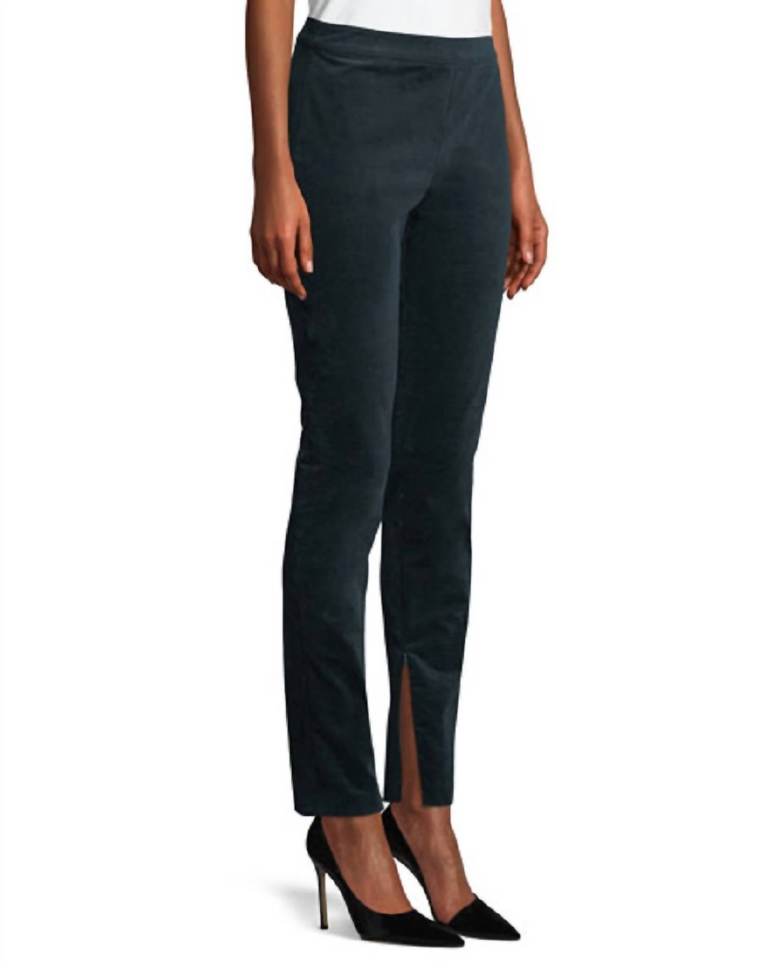 Вельветовые узкие брюки в цвете Oslo Green Theory
Вельветовые узкие брюки в цвете Oslo Green Theory