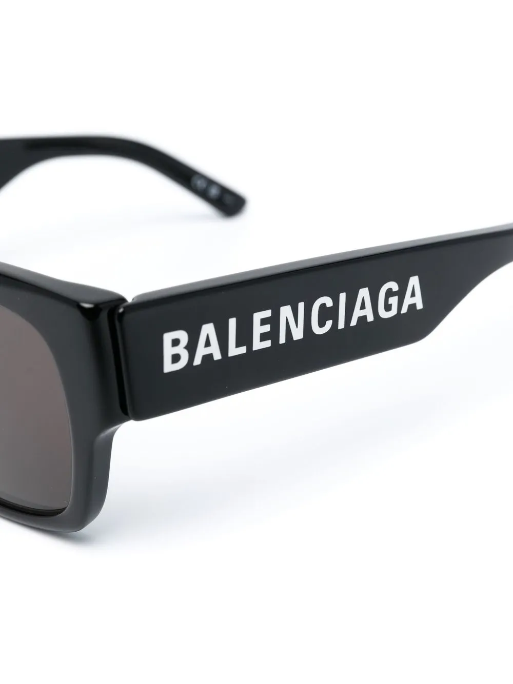 Солнцезащитные очки в квадратной оправе с логотипом Balenciaga Eyewear, черный
Солнцезащитные очки в квадратной оправе с логотипом Balenciaga Eyewear, черный