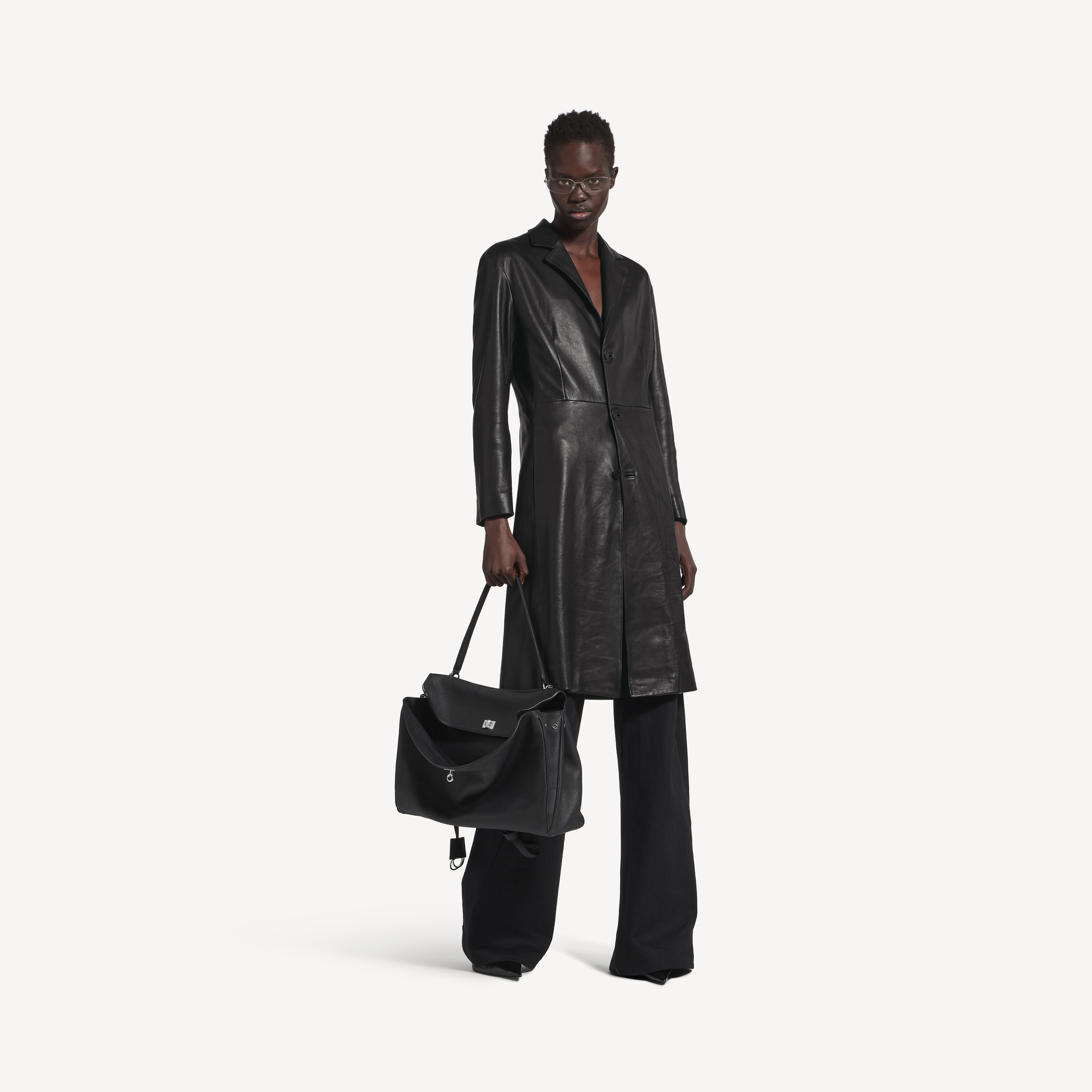 Женское приталенное пальто черного цвета BALENCIAGA, черный
Женское приталенное пальто черного цвета BALENCIAGA, черный