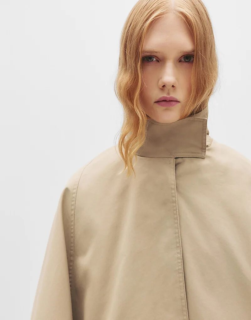 Короткая накидка Pull&Bear песочного цвета
Короткая накидка Pull&Bear песочного цвета