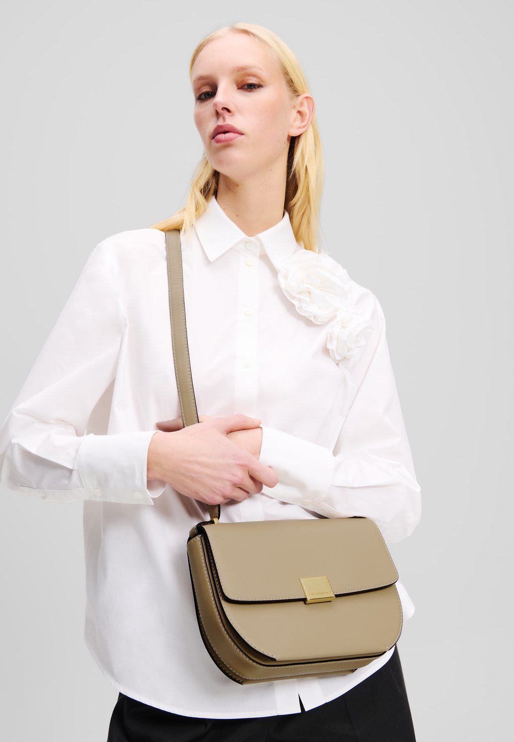 Сумка через плечо FOREVER KARL LAGERFELD, бежевый
Сумка через плечо FOREVER KARL LAGERFELD, бежевый