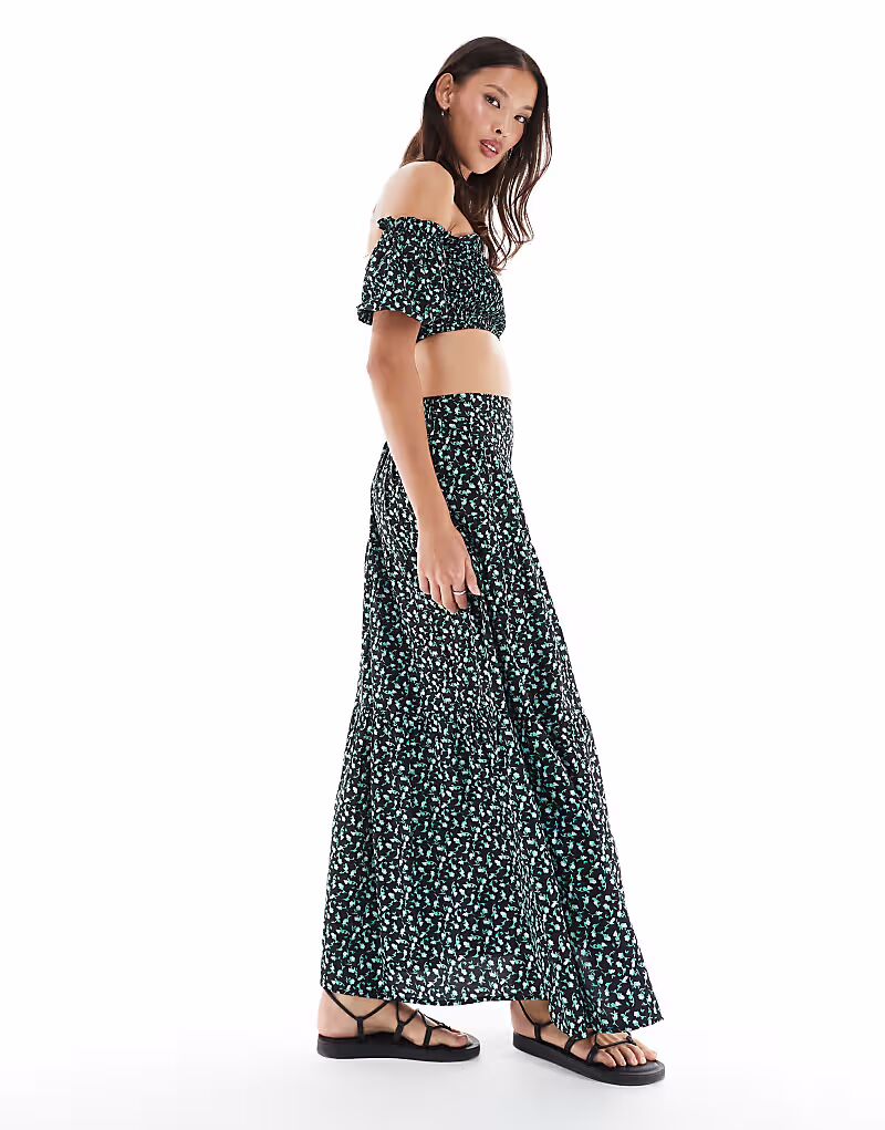 Юбка макси с мелким цветочным принтом в черном цвете Wednesday'S Girl
Юбка макси с мелким цветочным принтом в черном цвете Wednesday'S Girl