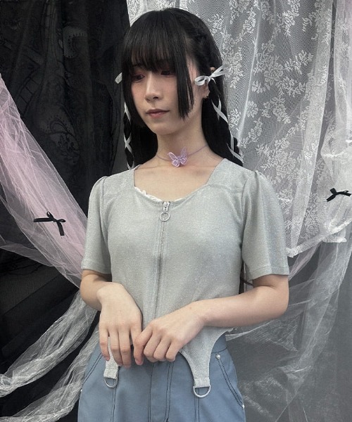 Axes femme POETIQUE Топ блестящий с дизайном подвязки Axes Femme Poétique, серый
Axes femme POETIQUE Топ блестящий с дизайном подвязки Axes Femme Poétique, серый