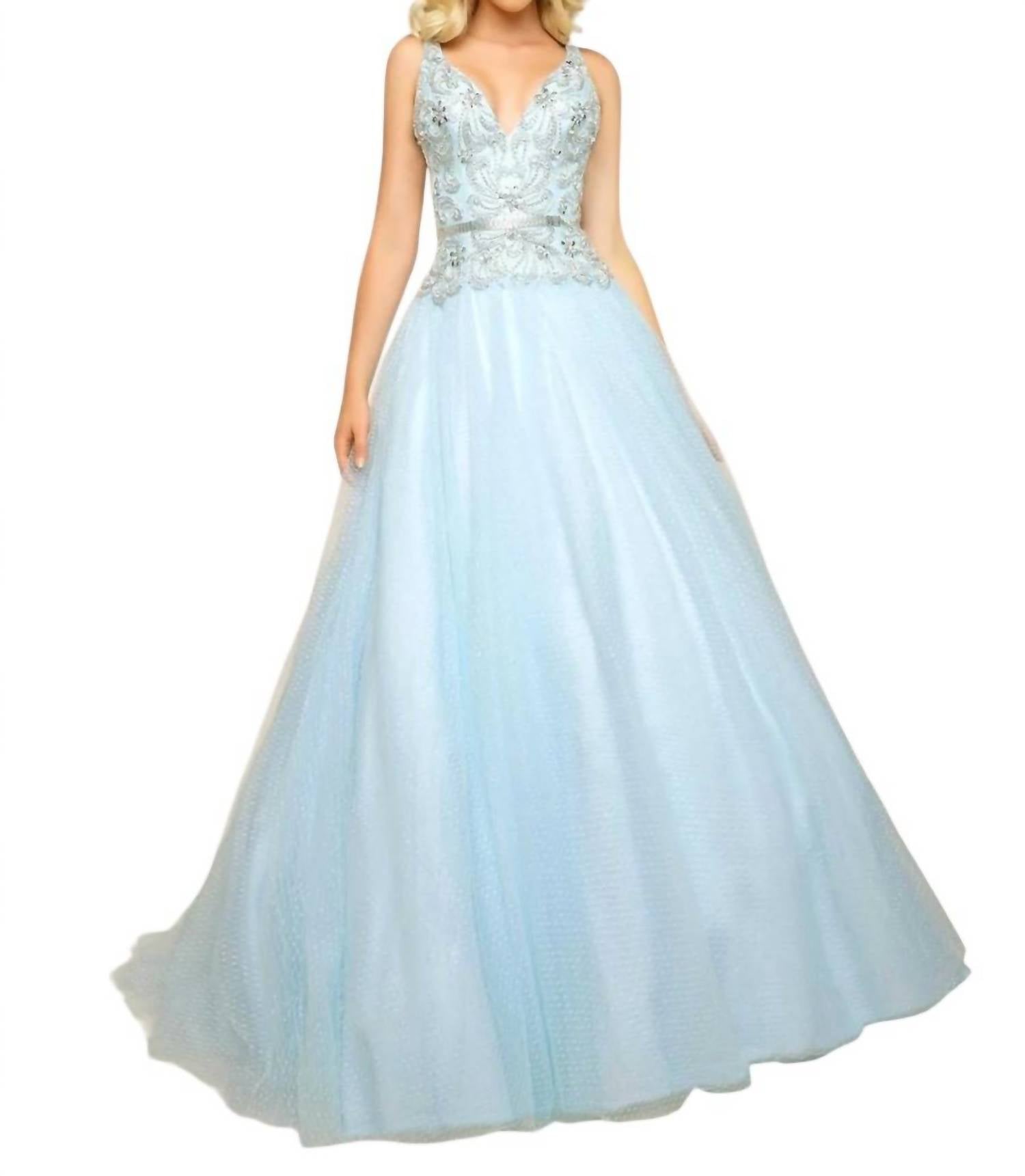 Фит-энд-флер бальное платье с кружевом и аппликацией из бисера в цвете аква Mac Duggal, Aqua
Фит-энд-флер бальное платье с кружевом и аппликацией из бисера в цвете аква Mac Duggal, Aqua