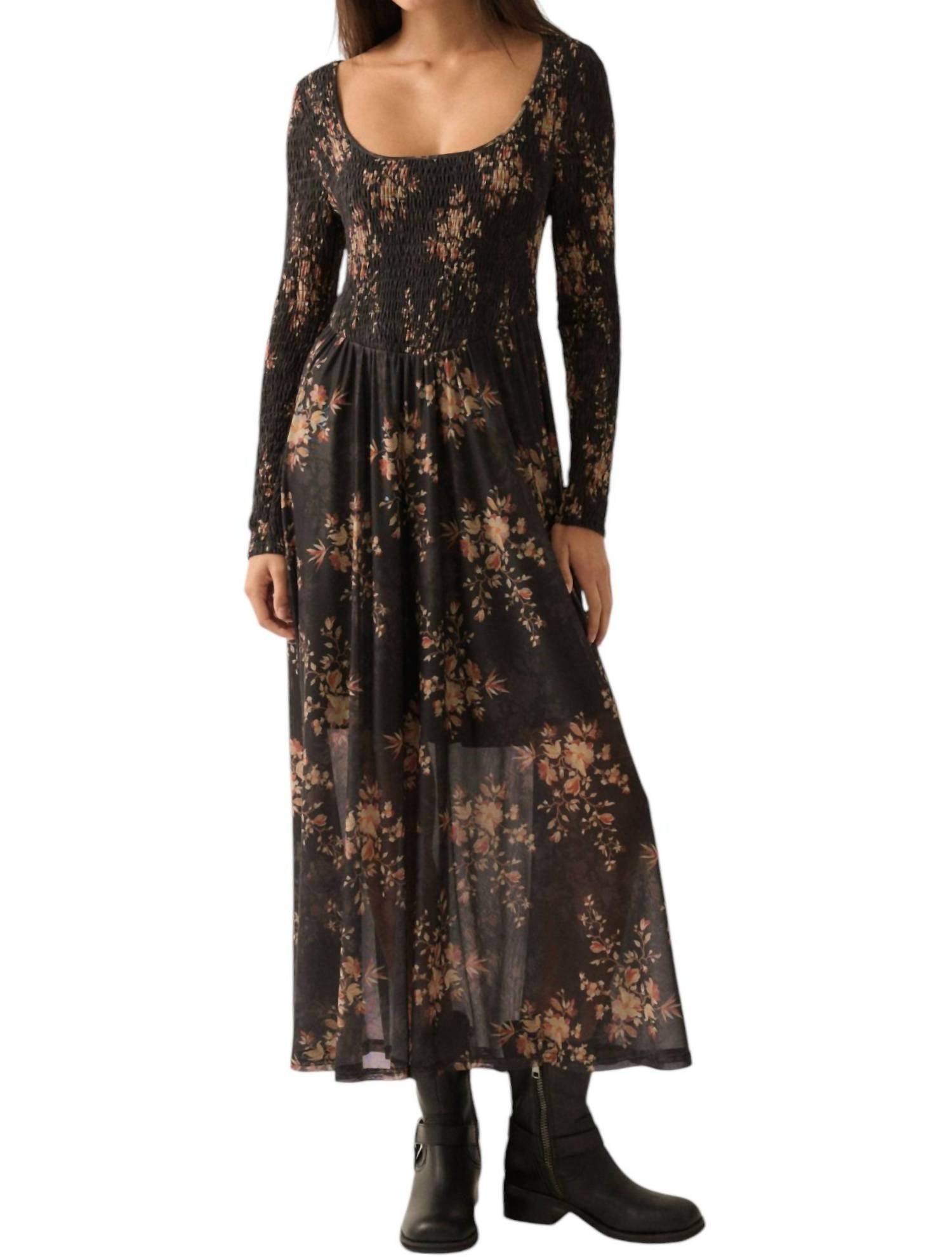 Платье-макси с цветочным принтом и сборками черного цвета PROMESA
Платье-макси с цветочным принтом и сборками черного цвета PROMESA