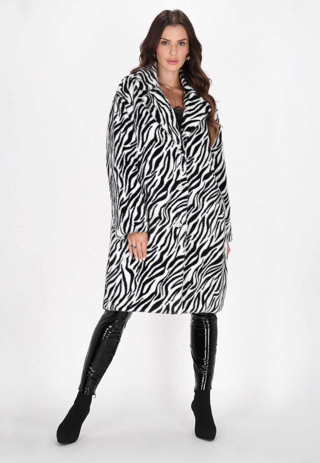 Короткое пальто faina, черный
Короткое пальто faina, черный