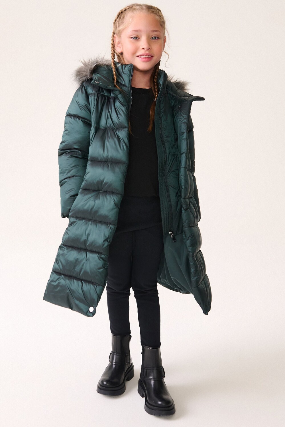 Двухслойное утепленное пальто с отделкой из искусственного меха, устойчивое к воздействию воды (3 16 лет) Next, зеленый
Двухслойное утепленное пальто с отделкой из искусственного меха, устойчивое к воздействию воды (3 16 лет) Next, зеленый
