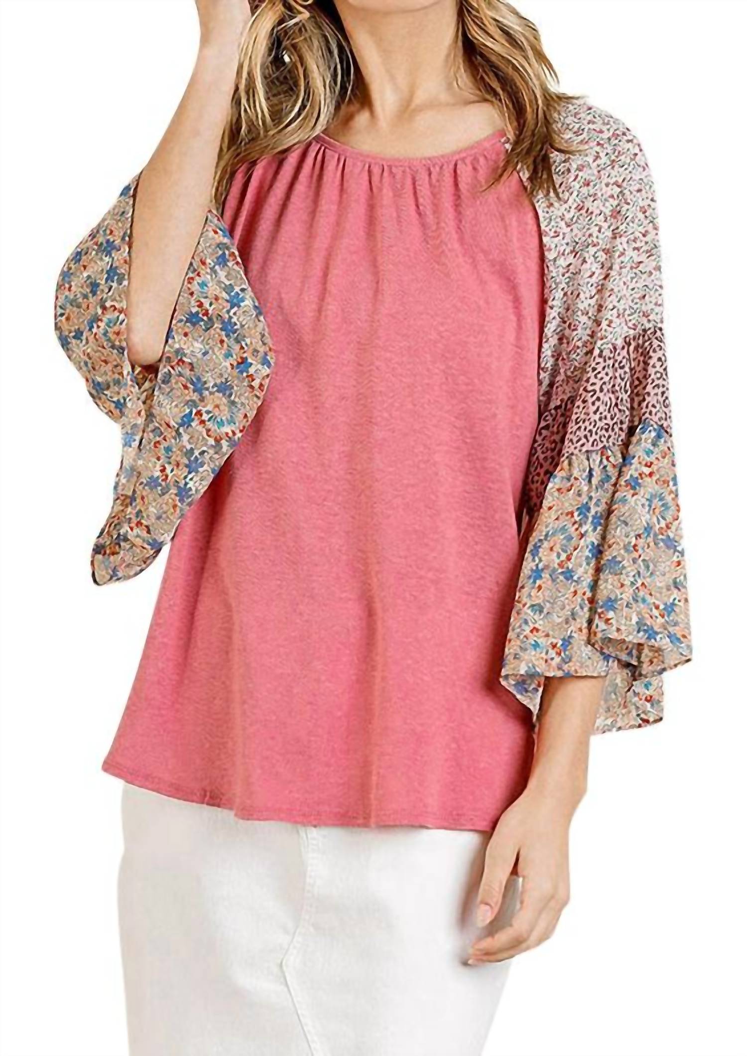 Топ с колокольчиками и смешанным принтом в розовом цвете Umgee
Топ с колокольчиками и смешанным принтом в розовом цвете Umgee