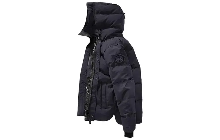 Мужской пуховик Canada Goose, черный
Мужской пуховик Canada Goose, черный