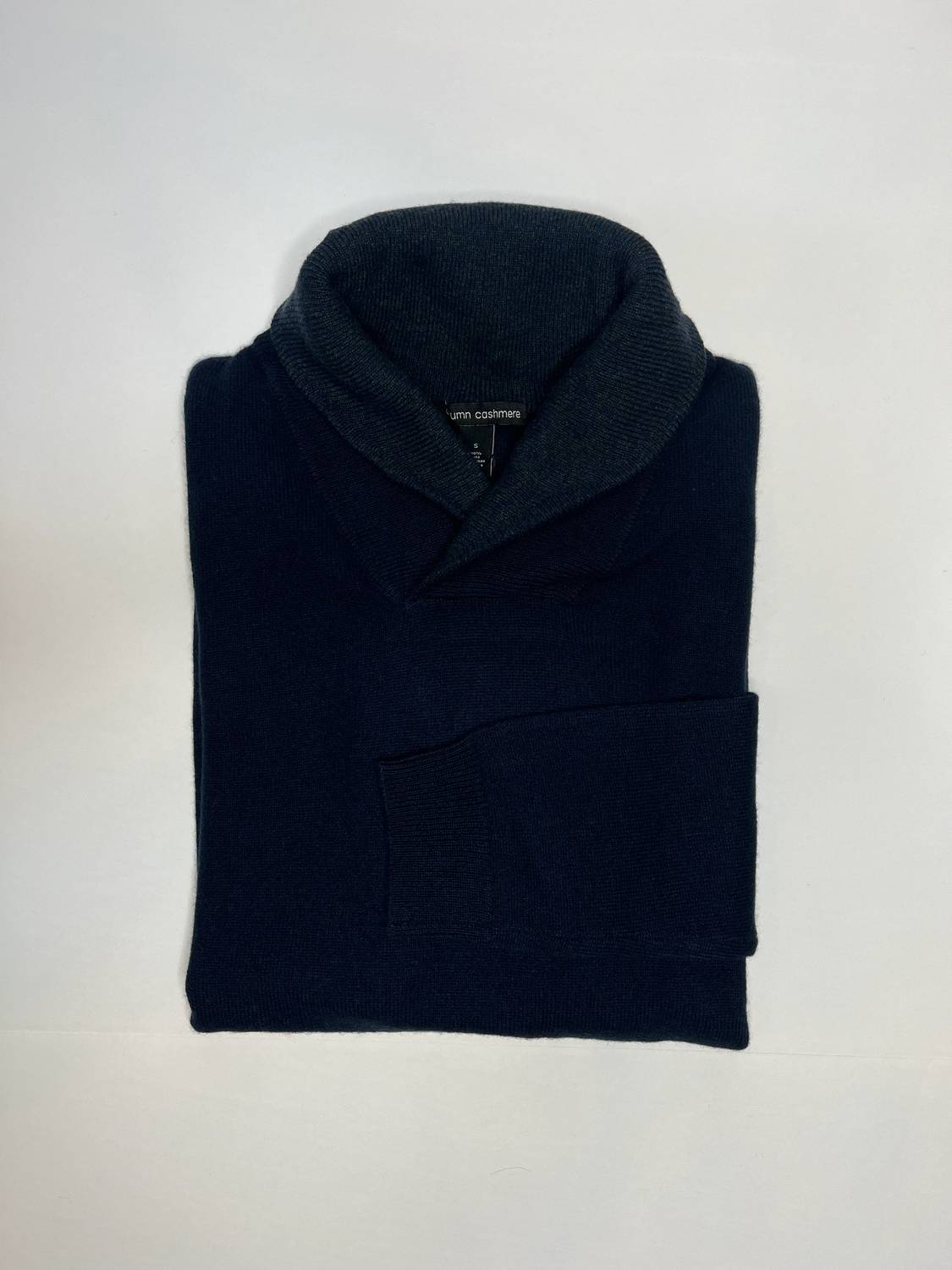 Женский топ с шалью и контрастным воротником в цвете navy/gator Autumn Cashmere
Женский топ с шалью и контрастным воротником в цвете navy/gator Autumn Cashmere