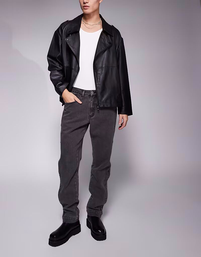 Liquor N Poker - Прямые джинсы черного цвета с застежкой на кнопку
Liquor N Poker - Прямые джинсы черного цвета с застежкой на кнопку