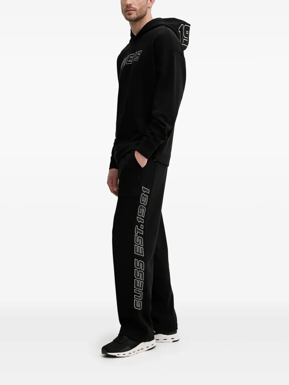 Худи с вышитым логотипом Guess Usa, черный
Худи с вышитым логотипом Guess Usa, черный