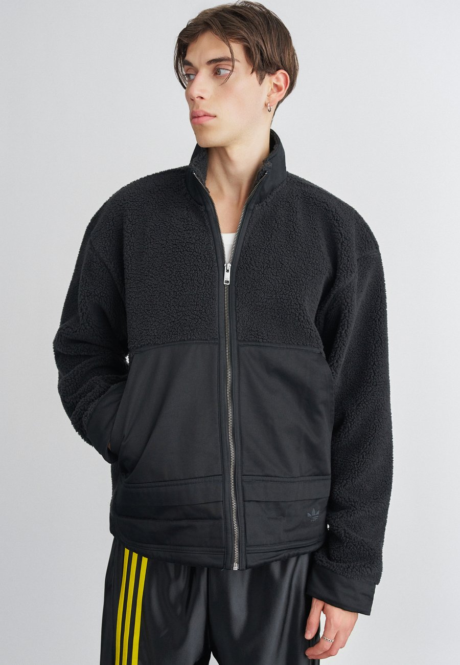 Флисовая куртка Adidas Originals Fleece jacket, Black
Флисовая куртка Adidas Originals Fleece jacket, Black