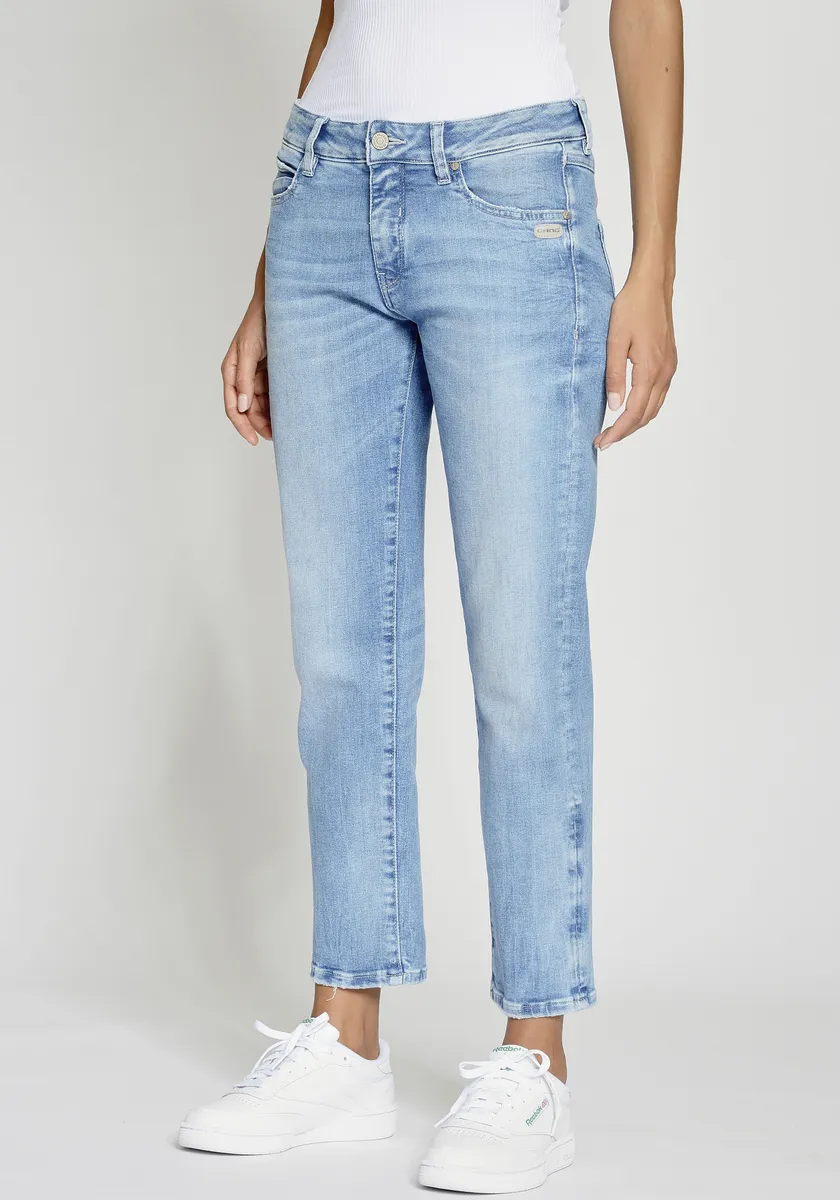 Джинсы-бойфренды GANG "94NADIA", с 5 карманами, на молнии и пуговице, синий
Джинсы-бойфренды GANG "94NADIA", с 5 карманами, на молнии и пуговице, синий