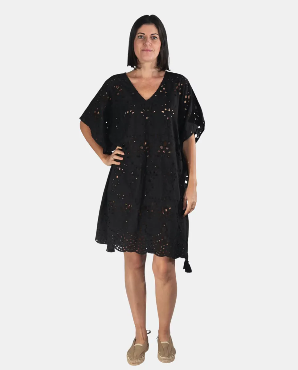 Вышитый ажурный кафтан Kbas, черный
Вышитый ажурный кафтан Kbas, черный