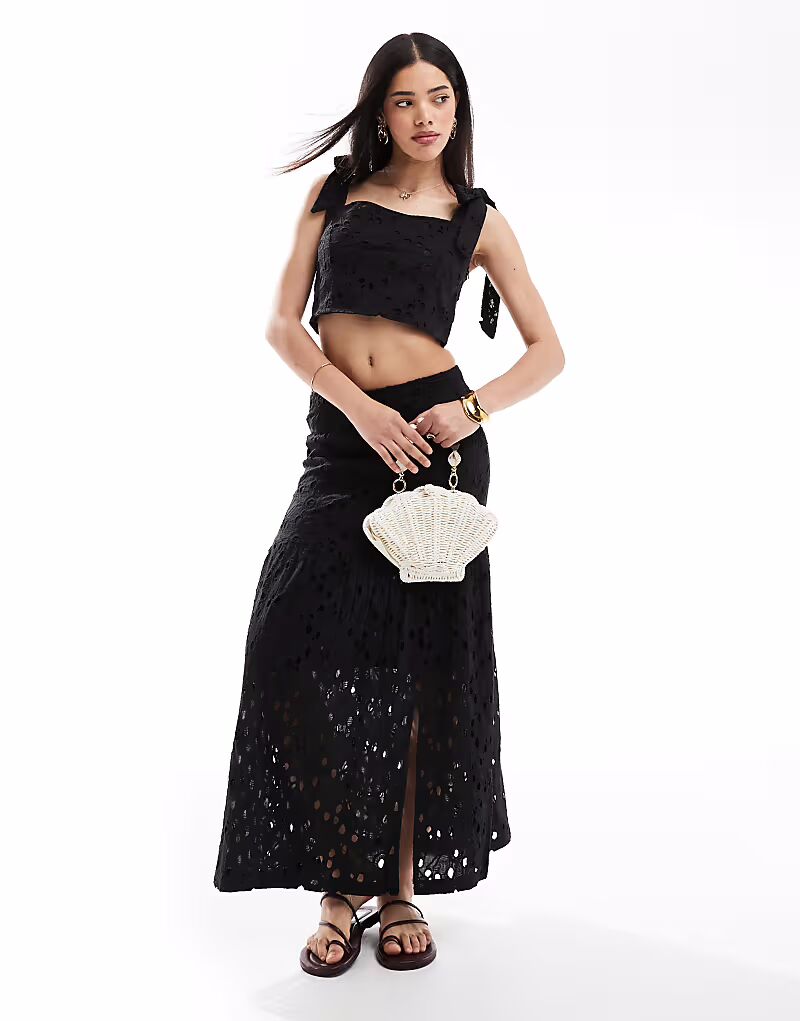 Юбка миди South Beach Broderie черного цвета
Юбка миди South Beach Broderie черного цвета