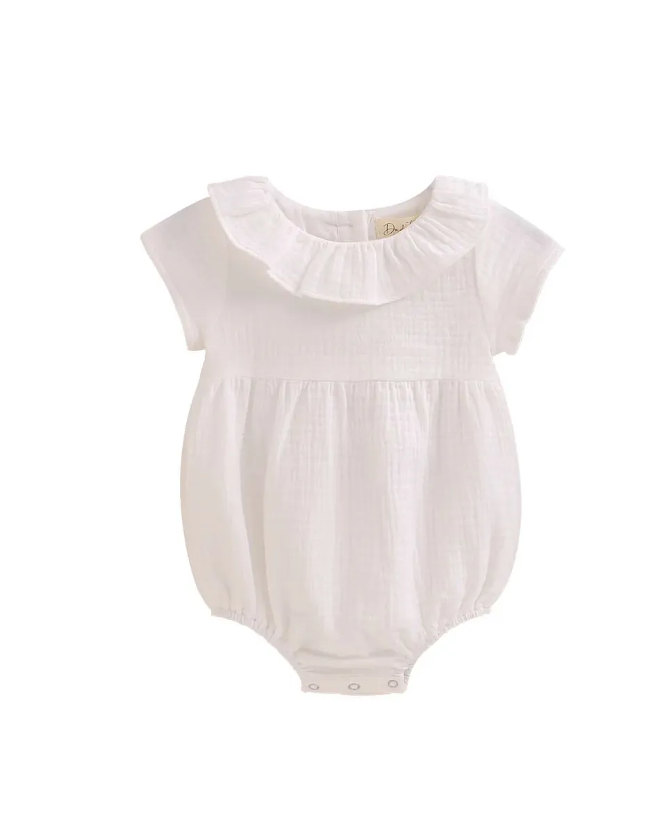 Белый муслиновый комбинезон для мальчиков с воротником с оборками Dadati
Белый муслиновый комбинезон для мальчиков с воротником с оборками Dadati