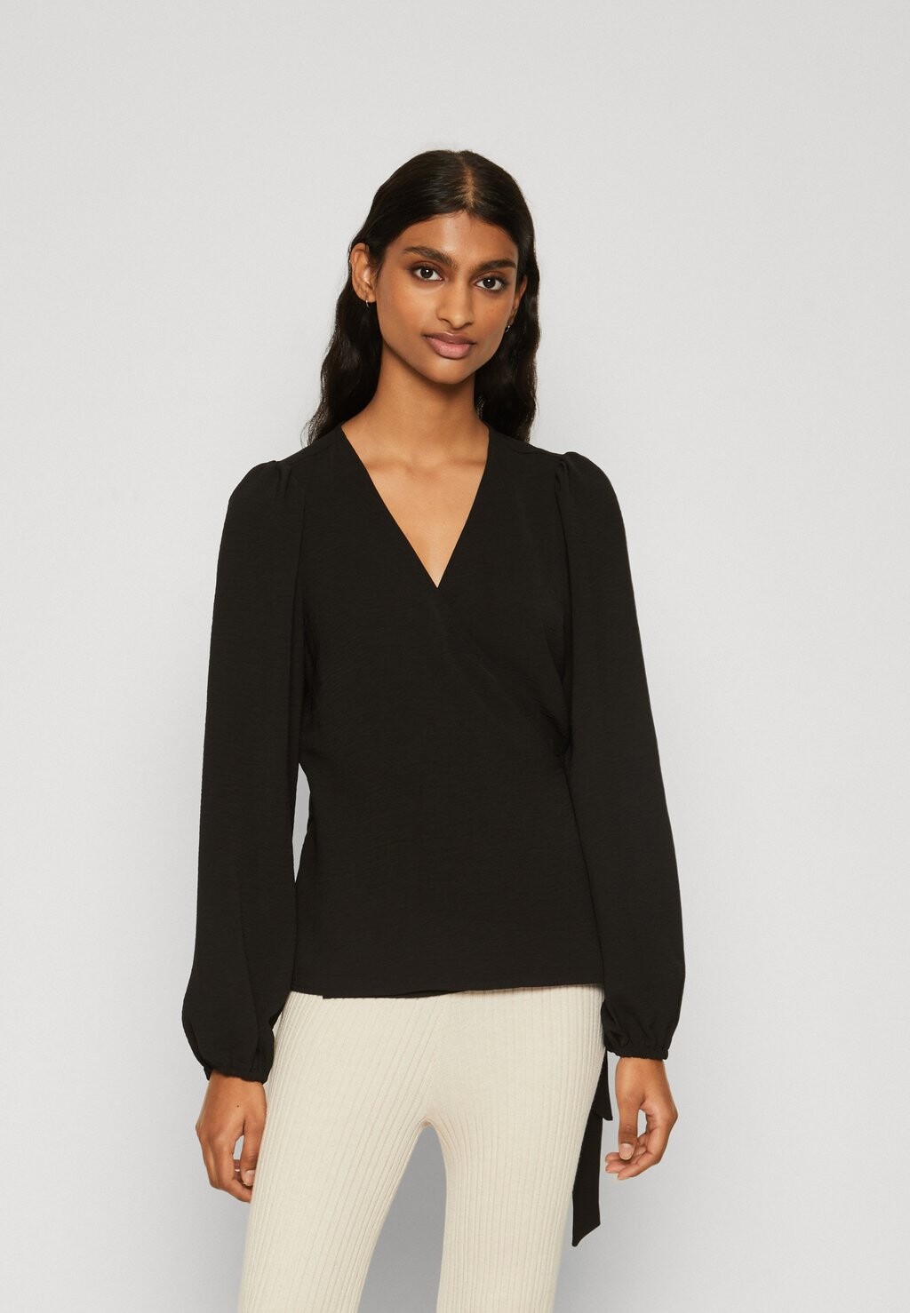 Блузка VMALVA WRAP Vero Moda Petite, цвет black
Блузка VMALVA WRAP Vero Moda Petite, цвет black