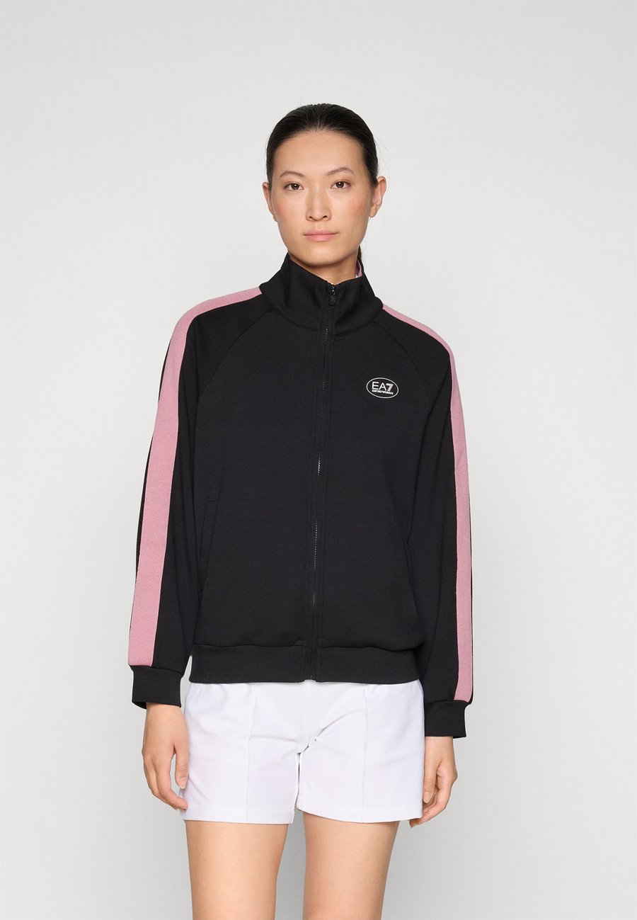Толстовка EA7 Emporio Armani GOLF PRO TOP, Black Beauty/Black
Толстовка EA7 Emporio Armani GOLF PRO TOP, Black Beauty/Black