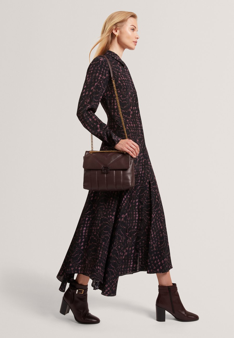 Сумка кросс-боди Ted Baker ANILEAH SCHULTER, Wine/Bordeaux
Сумка кросс-боди Ted Baker ANILEAH SCHULTER, Wine/Bordeaux