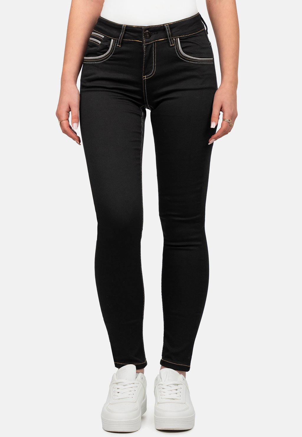 Джинсы скинни Cipo & Baxx, цвет Noir
Джинсы скинни Cipo & Baxx, цвет Noir