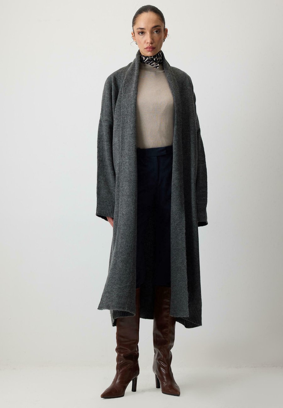 Кардиган Touché Privé Cardigan, Anthracite/Anthracite
Кардиган Touché Privé Cardigan, Anthracite/Anthracite