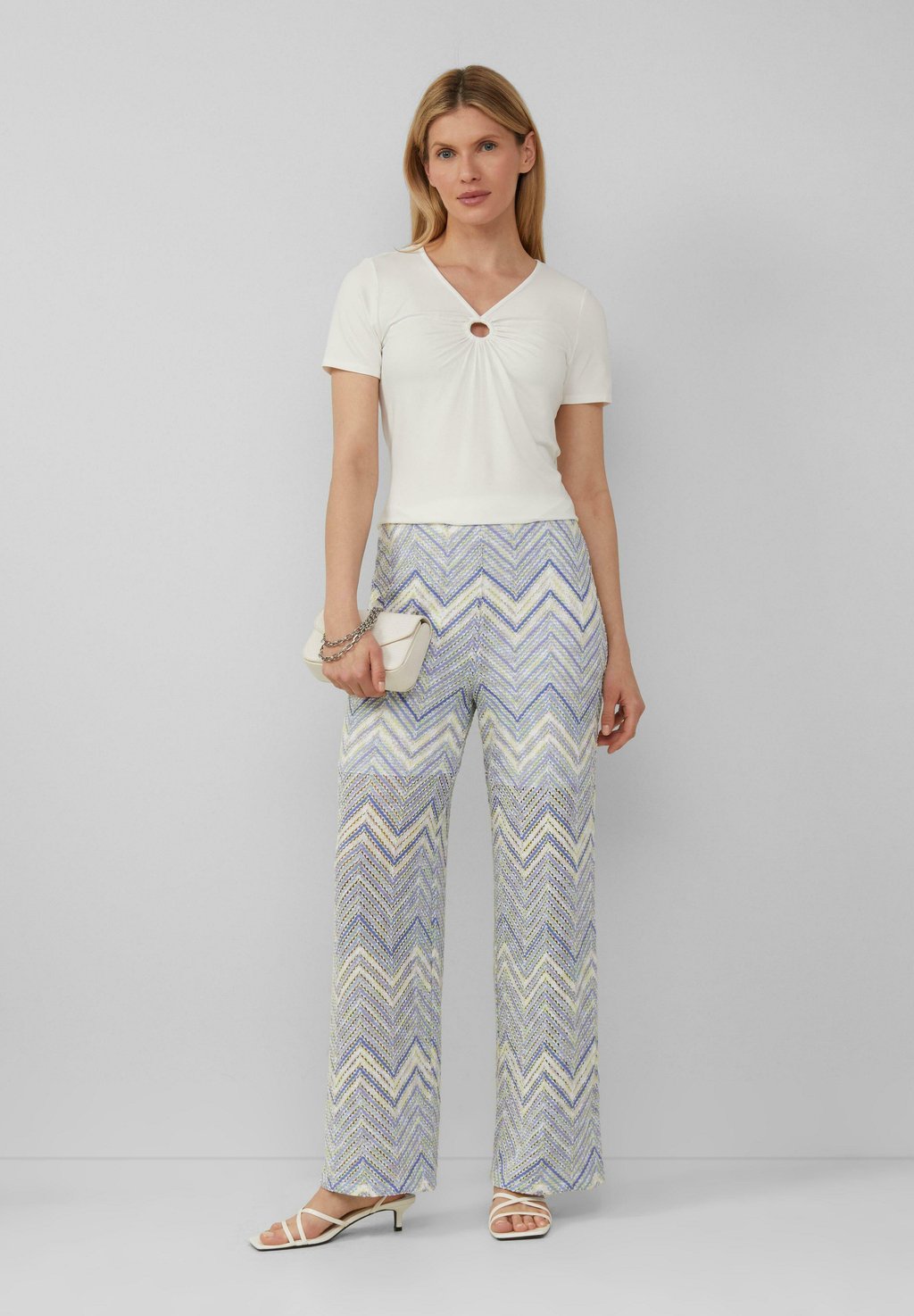 Базовая футболка s.Oliver BLACK LABEL, кремовый
Базовая футболка s.Oliver BLACK LABEL, кремовый