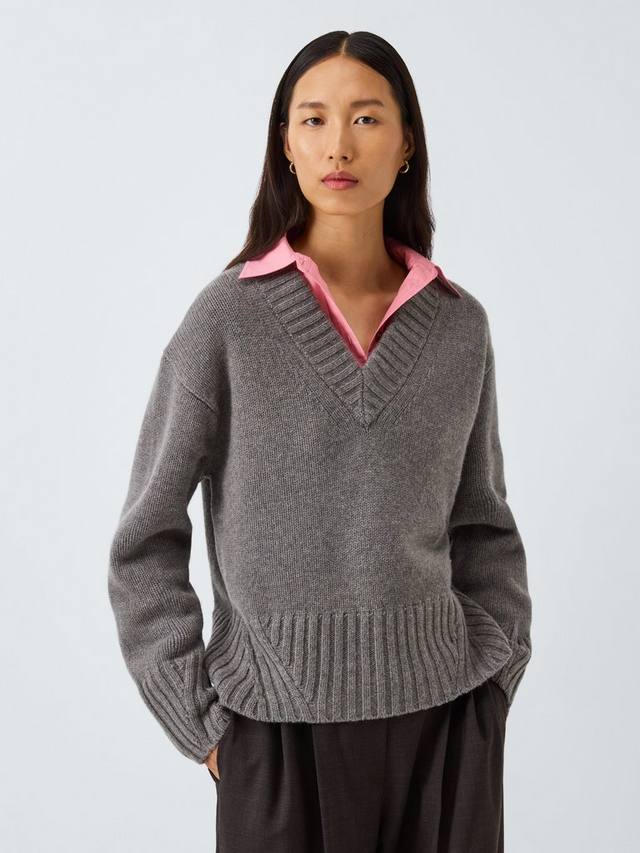 Свитер с v-образным вырезом из смеси мериносовой шерсти и кашемира John Lewis x REJINA PYO, Charcoal
Свитер с v-образным вырезом из смеси мериносовой шерсти и кашемира John Lewis x REJINA PYO, Charcoal
