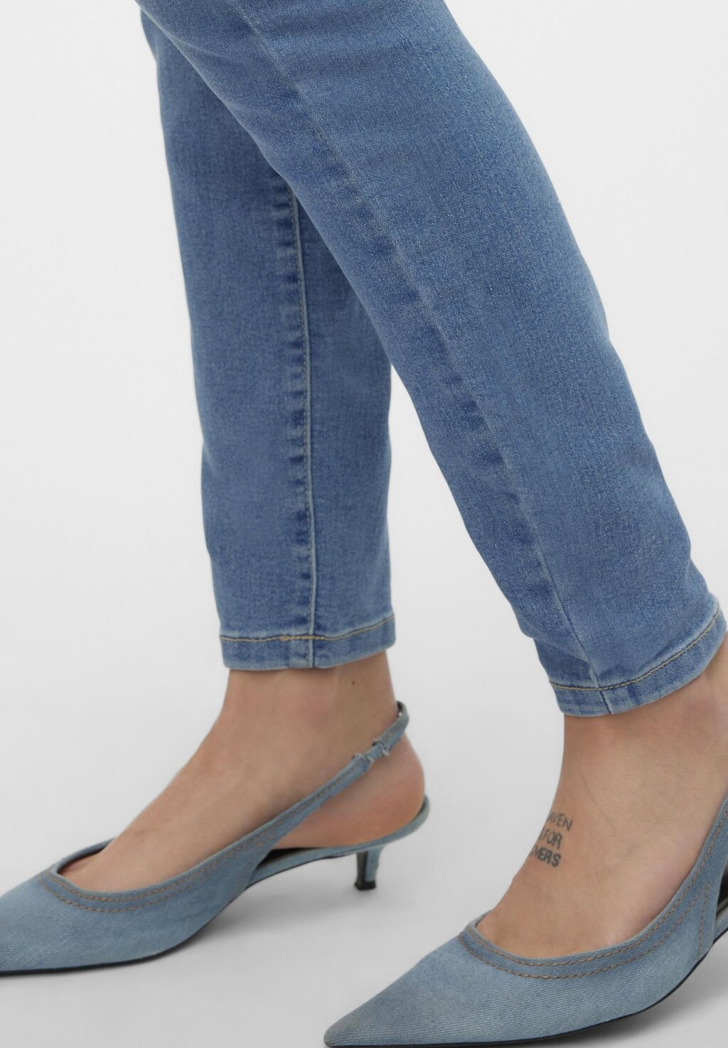 Джинсы облегающего кроя NOOS Vero Moda, синий деним
Джинсы облегающего кроя NOOS Vero Moda, синий деним