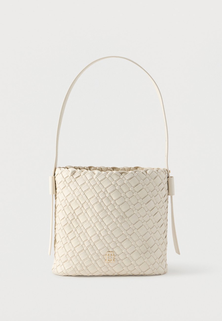 Сумка Tommy Hilfiger SHOULDER BAG, Soft Cream/Off-White
Сумка Tommy Hilfiger SHOULDER BAG, Soft Cream/Off-White