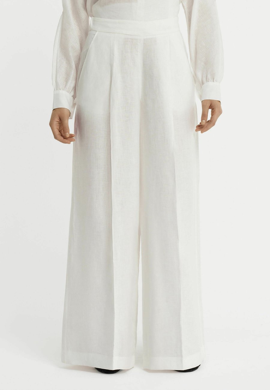 Брюки Falconeri Trousers, White/White
Брюки Falconeri Trousers, White/White