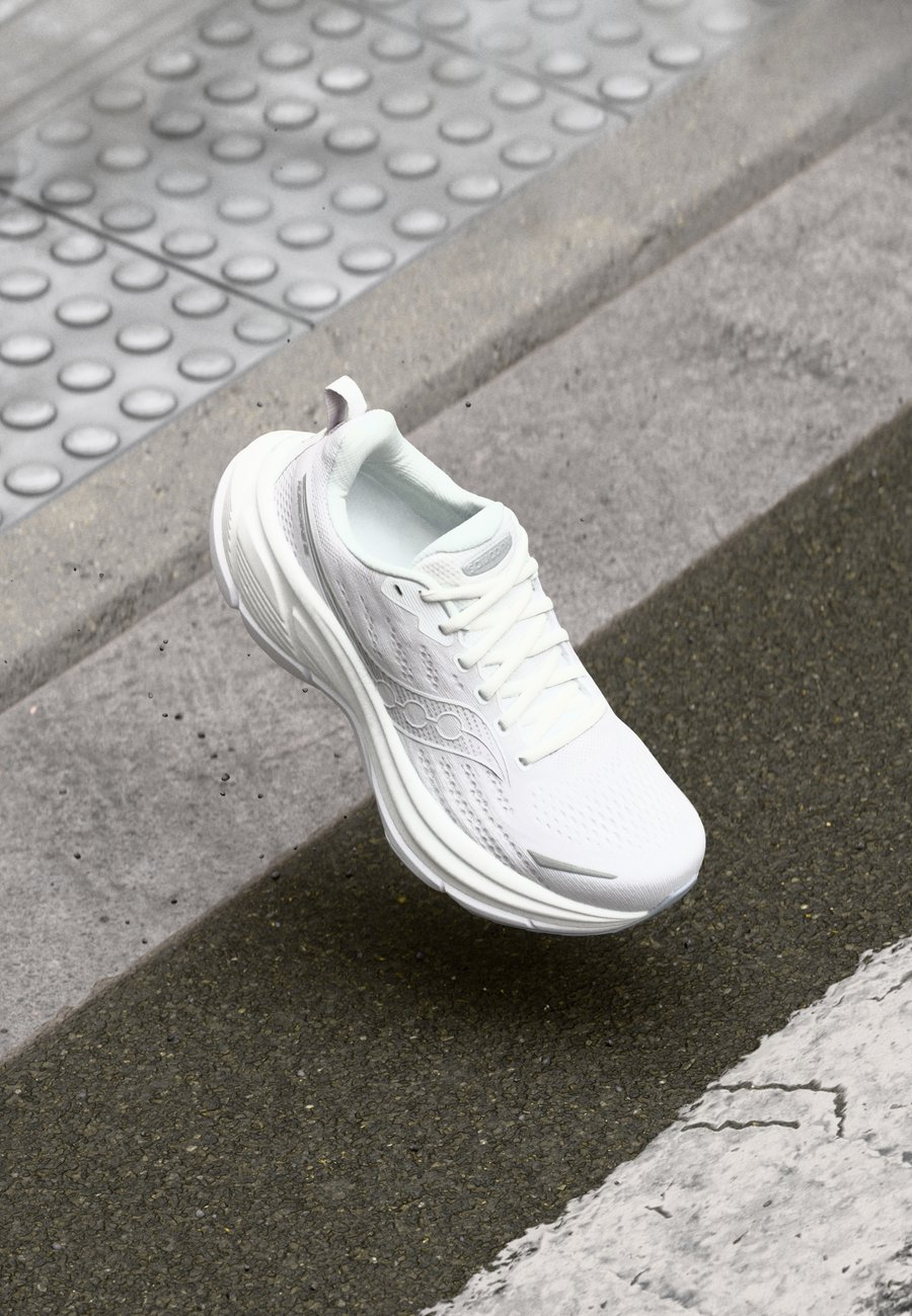 Кроссовки Saucony HURRICANE 25, White
Кроссовки Saucony HURRICANE 25, White