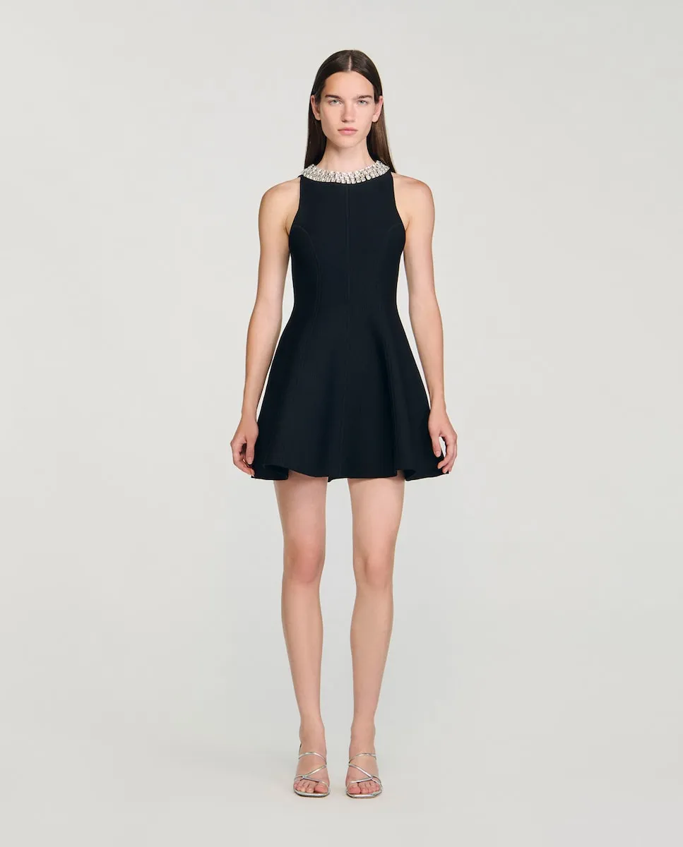 Короткое платье с воротником из жемчуга Sandro, черный
Короткое платье с воротником из жемчуга Sandro, черный