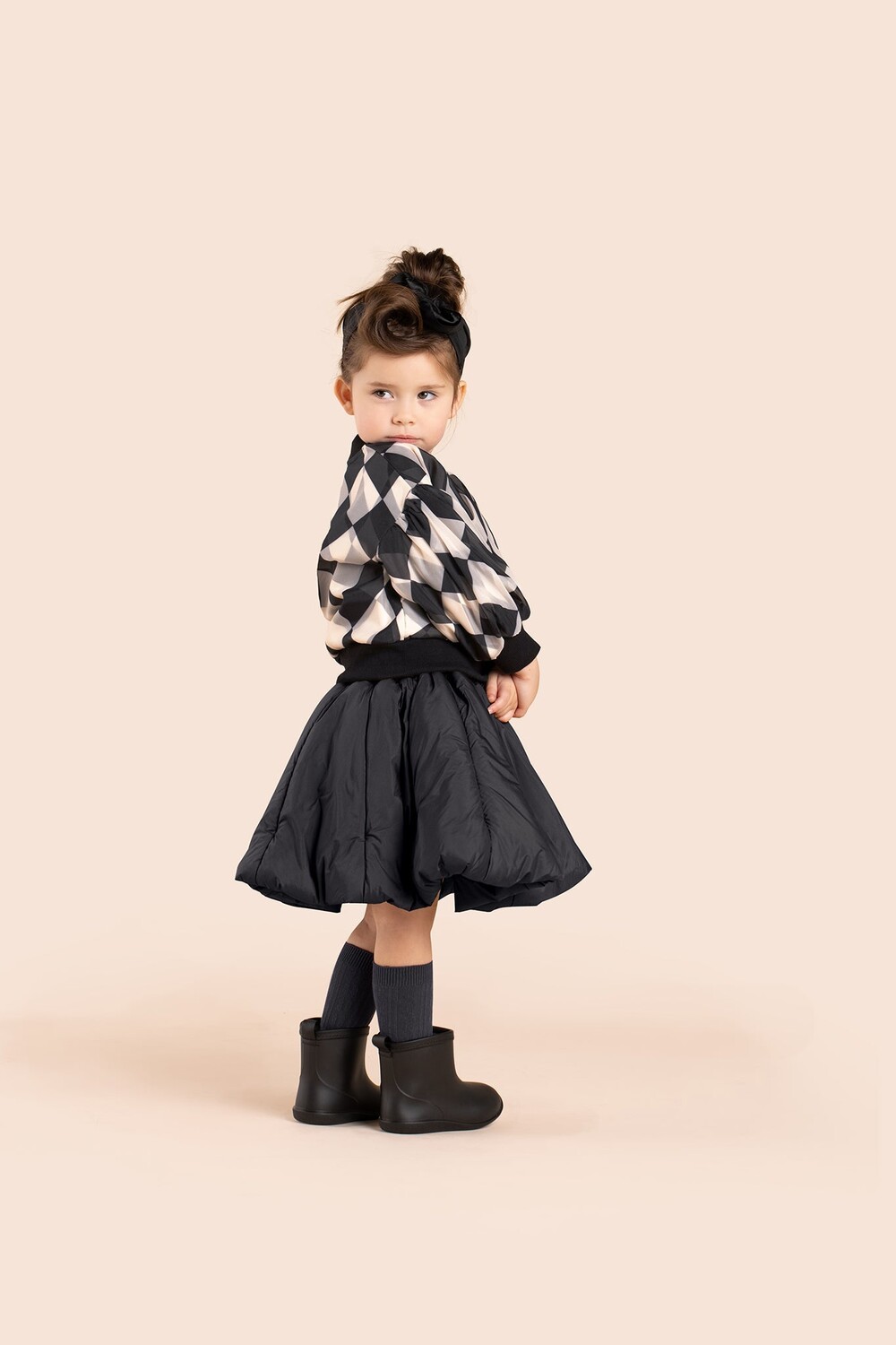 Стеганая нейлоновая юбка для девочек Omamimini, черный
Стеганая нейлоновая юбка для девочек Omamimini, черный