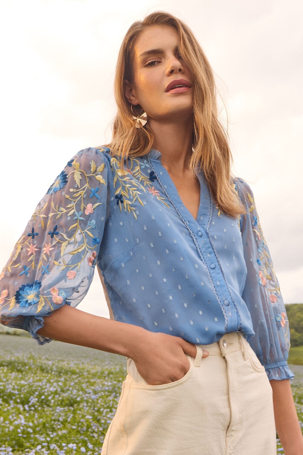 Вышитая блузка с v образным вырезом и рукавами 3/4 Love & Roses, синий
Вышитая блузка с v образным вырезом и рукавами 3/4 Love & Roses, синий