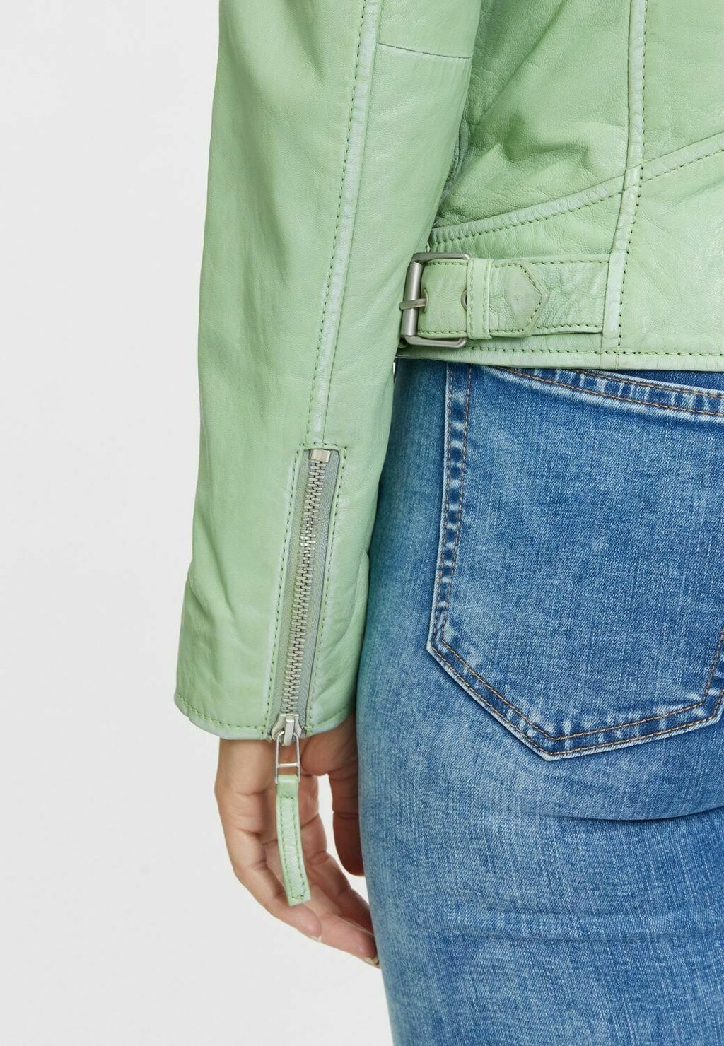 Кожаная куртка GWLOREEN Gipsy by Mauritius, зеленый
Кожаная куртка GWLOREEN Gipsy by Mauritius, зеленый