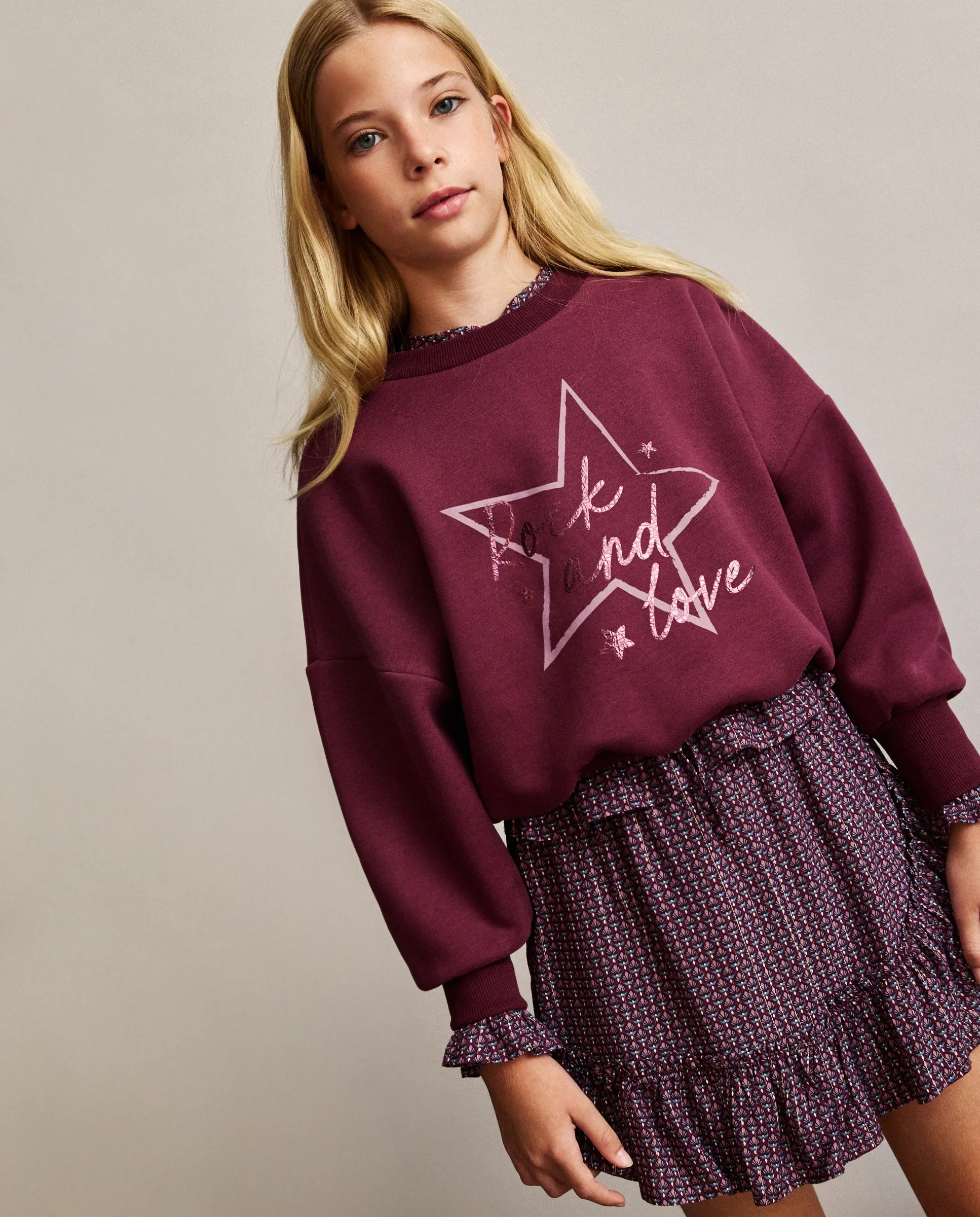 Оверсайз худи с фольгой для девочек Coconut El Corte Inglés, баклажановый
Оверсайз худи с фольгой для девочек Coconut El Corte Inglés, баклажановый