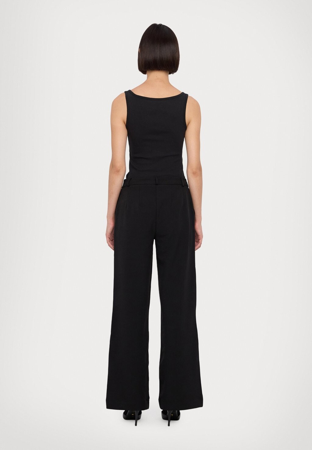 Брюки RAQUEL TROUSERS Stieglitz, черный
Брюки RAQUEL TROUSERS Stieglitz, черный