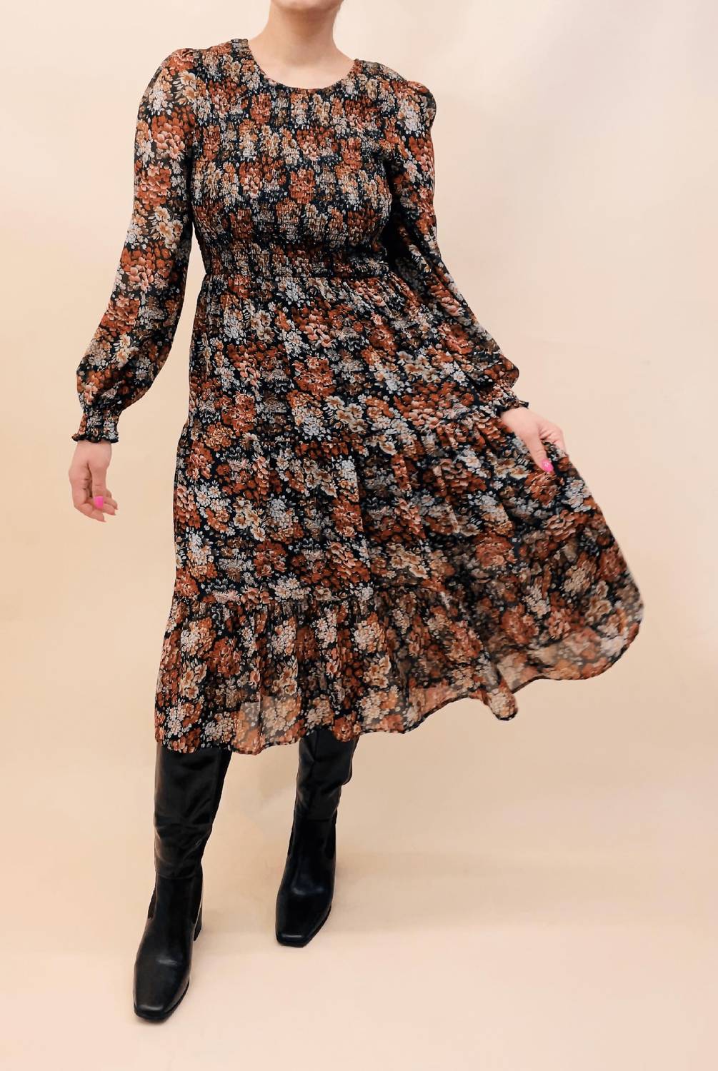 Платье Люси в черном цвете Papillon
Платье Люси в черном цвете Papillon