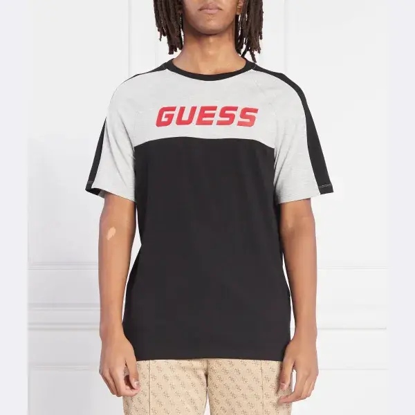Футболка стандартного кроя Guess, черный
Футболка стандартного кроя Guess, черный